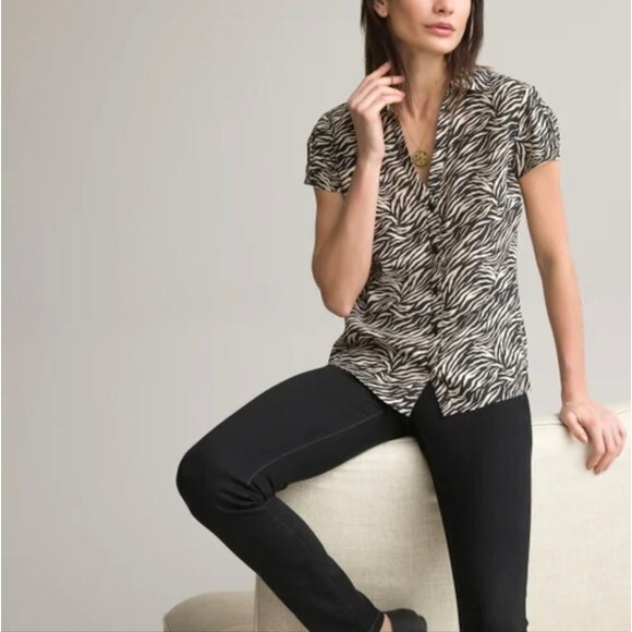 Notations Zebra Print Short-Sleeved Button-Up Top Med - Picture 2 of 9